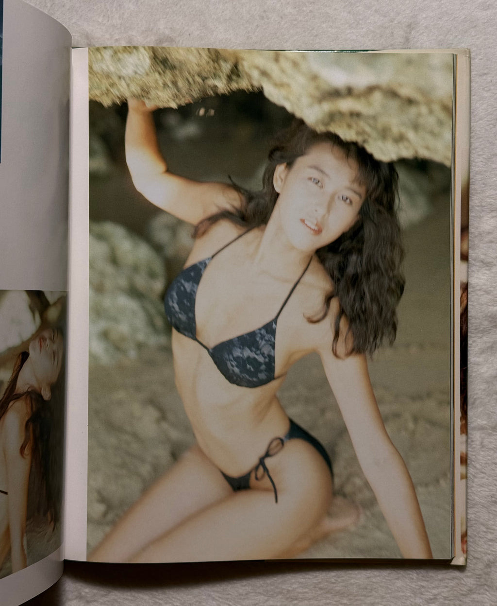 Natsuki Okamoto “Splash” Hardcover Gravure Photobook (1990) Japan Import