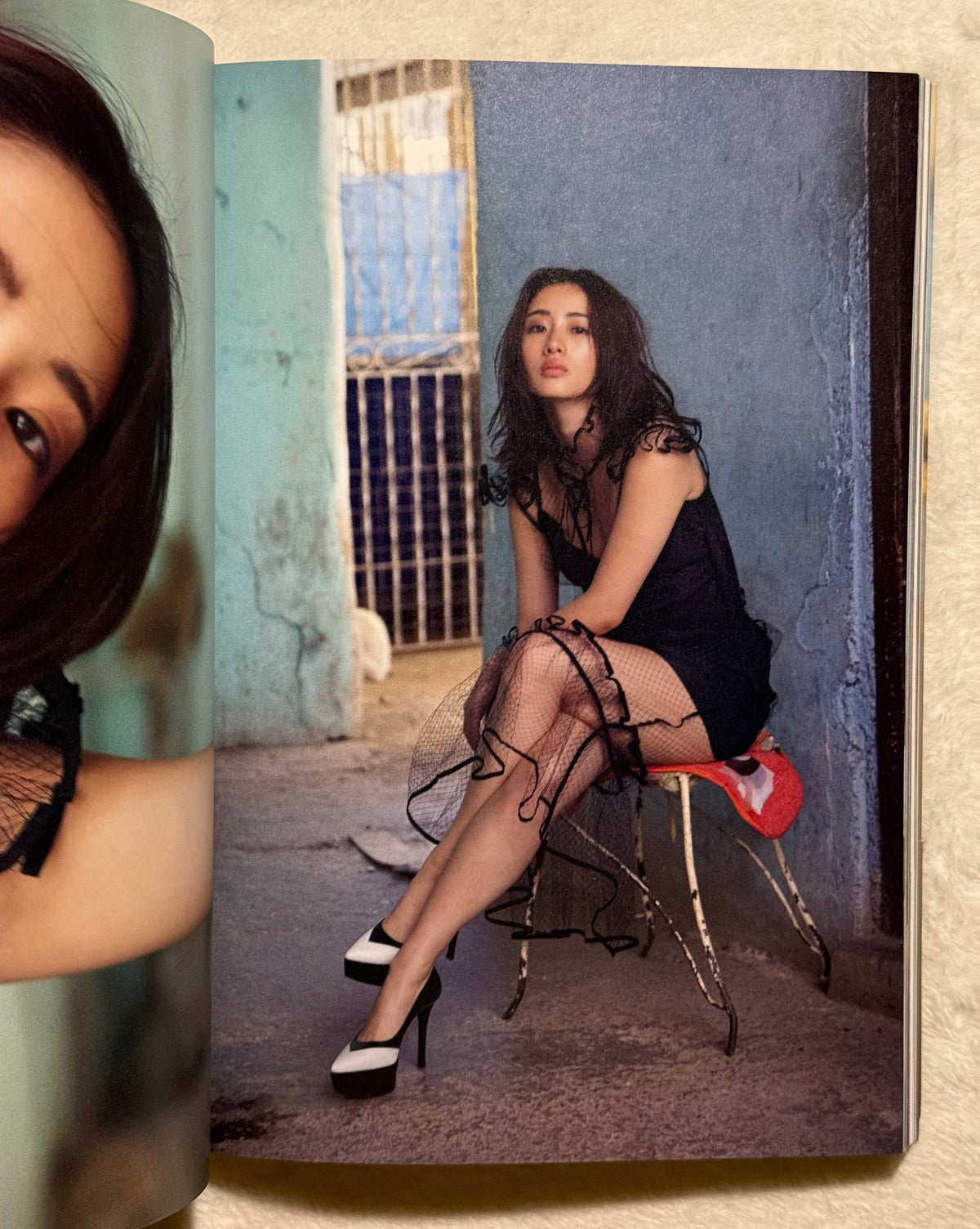 Satomi Ishihara “encourage” Japanese Photobook (2017) w/obi - Shin Godzilla