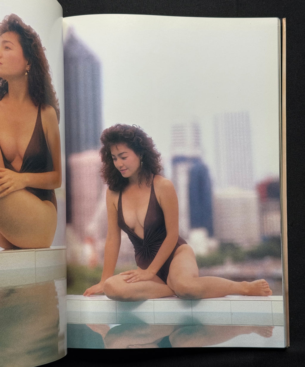 Yoshie Kashiwabara “Mellow Body” Japanese Idol Gravure Photobook (1990)