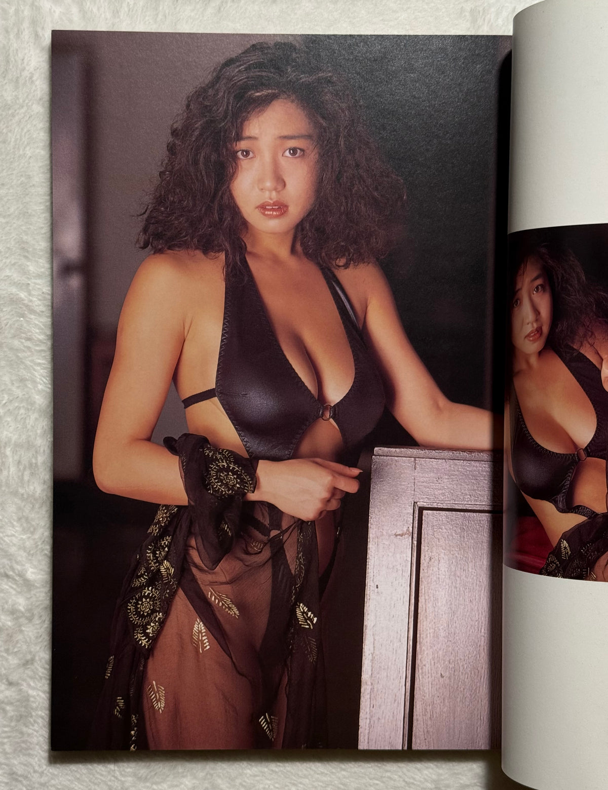 Fumie Hosokawa “F no AURA” Gravure Photobook (1992) Japan Import