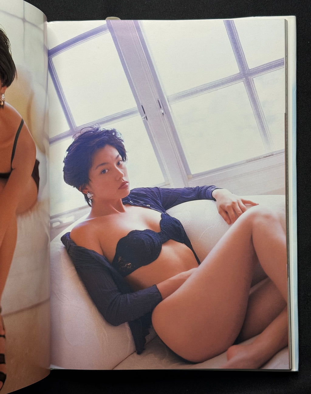 Manami Honjo “Smoochy” Hardcover Gravure Photobook (1995) Japan Import