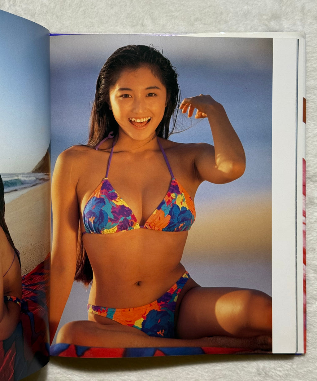 Harumi Inoue “Come On” Hardcover Gravure Photobook (1992) Japan Import