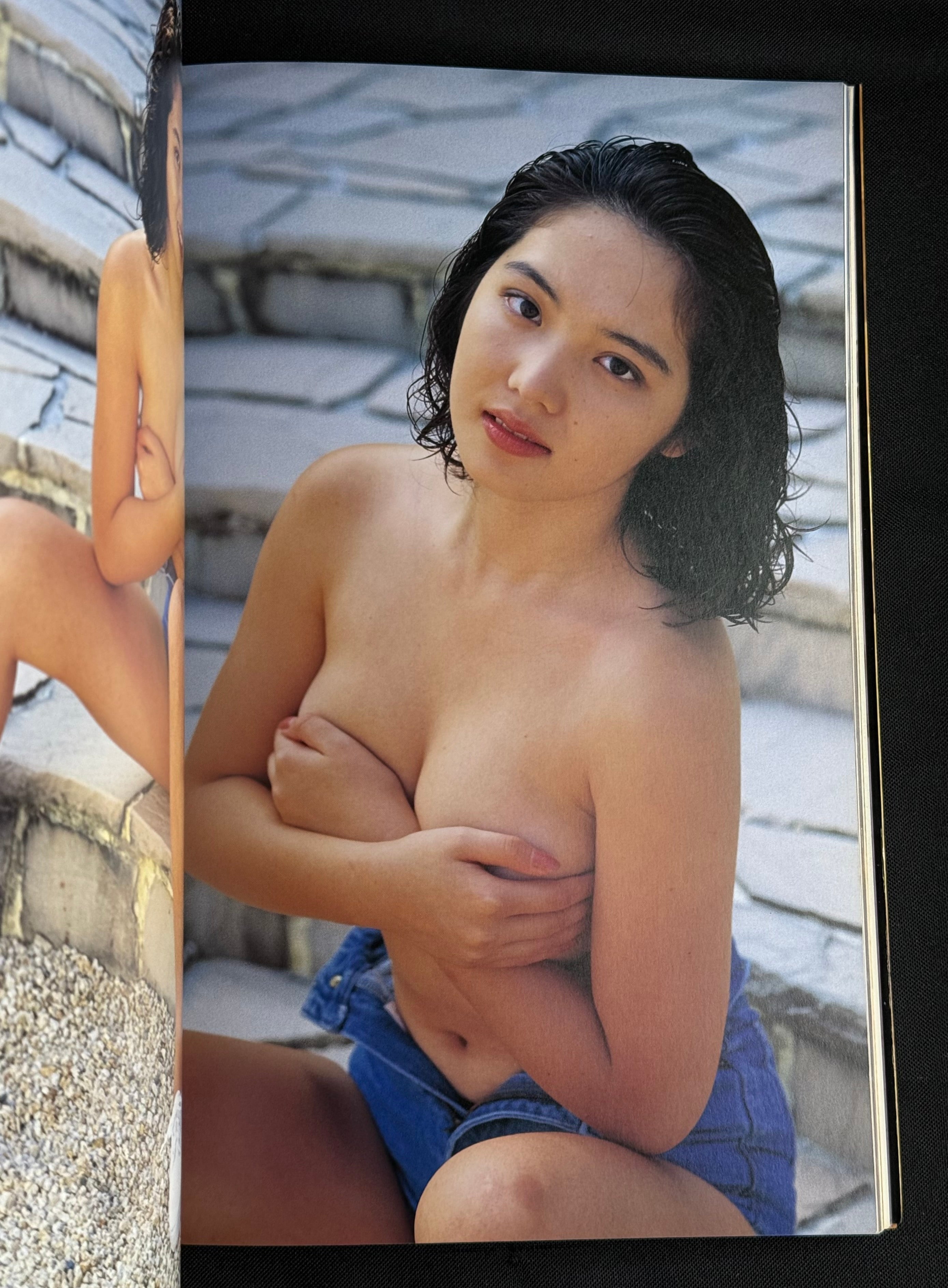 Mayumi Yamazaki “Madurar” Photobook (1992) Japan Import