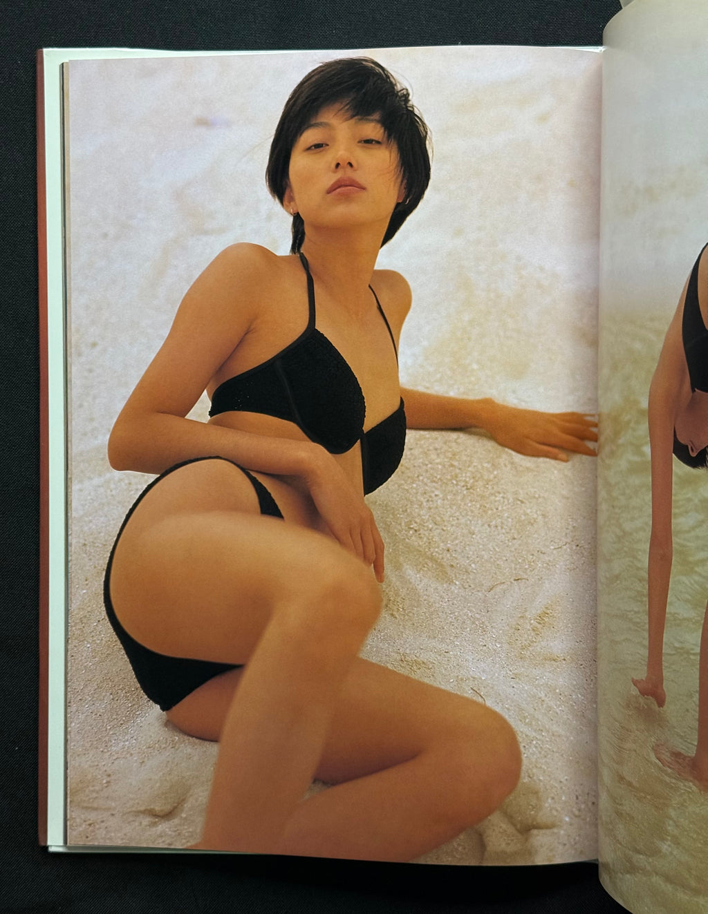 Manami Honjo “Smoochy” Hardcover Gravure Photobook (1995) Japan Import