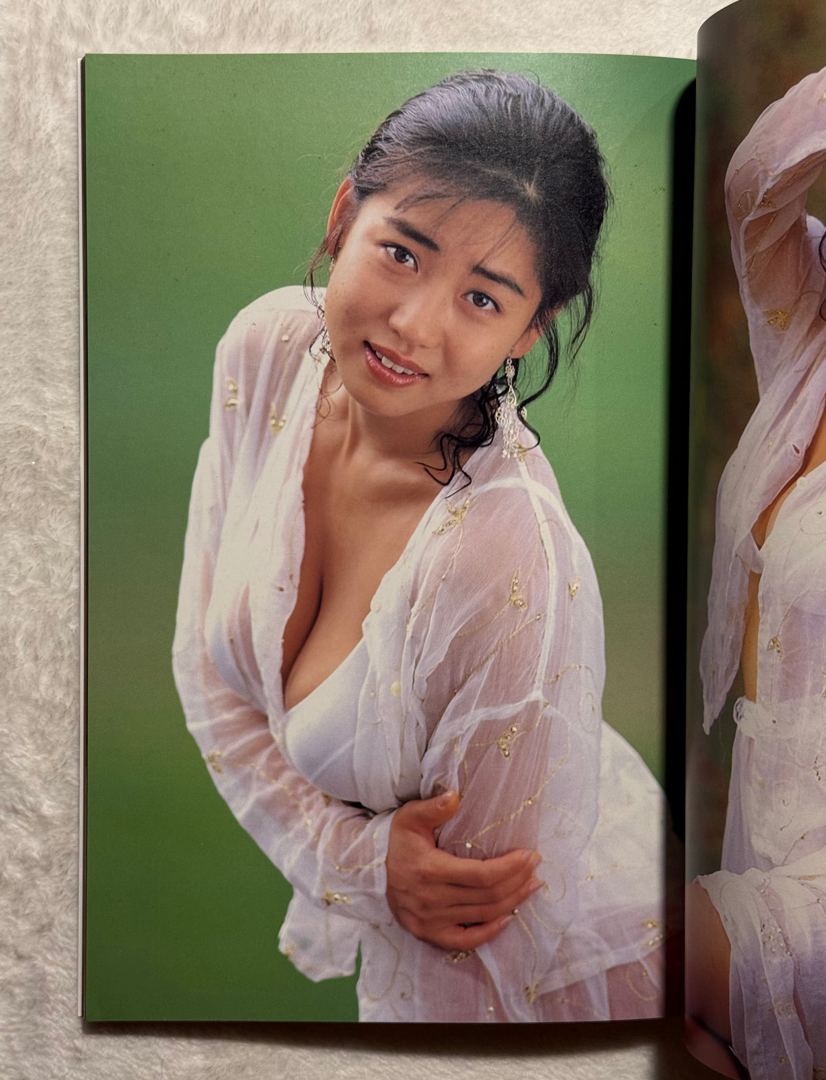 Fumie Hosokawa “F no AURA” Gravure Photobook (1992) Japan Import