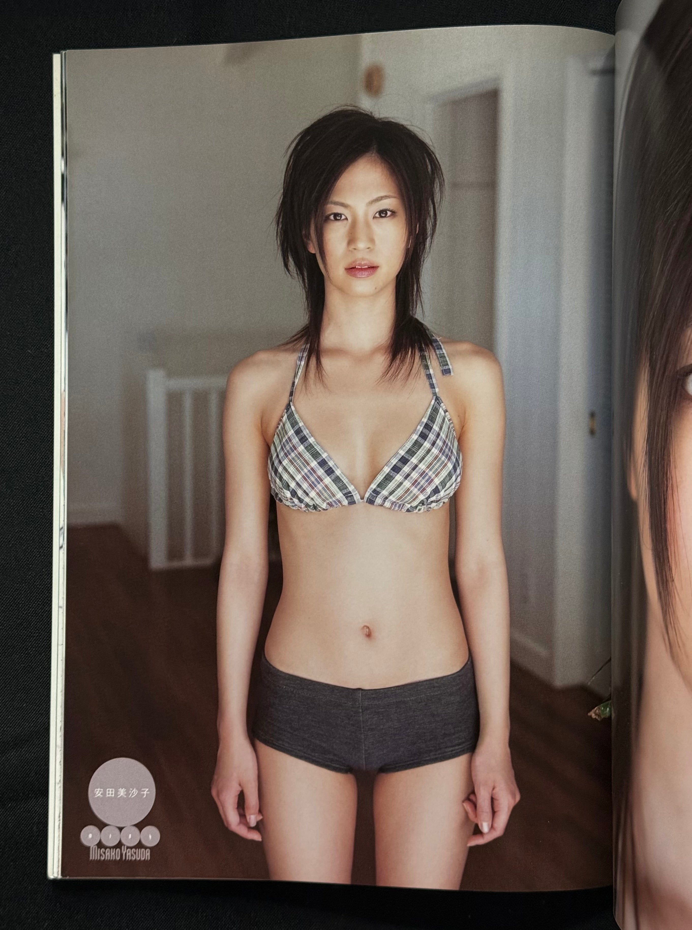 Mix 4: Pyramid Girls Gravure Photobook (2006) - Weekly Young Jump Special Edition