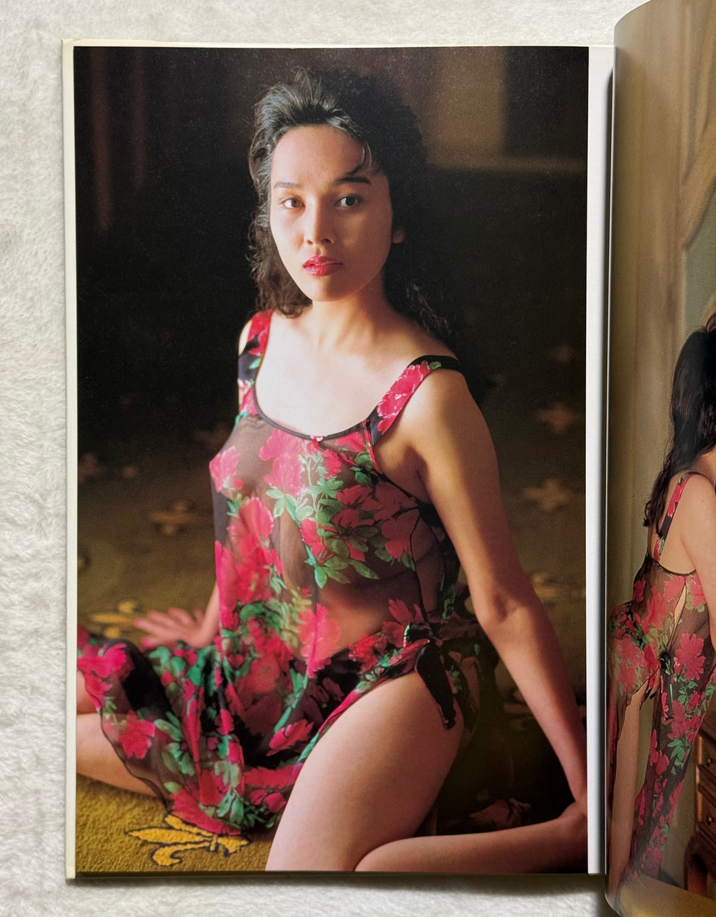 Mamiko Aso “Especially” Hardcover Japanese Idol Gravure Photobook (1991)