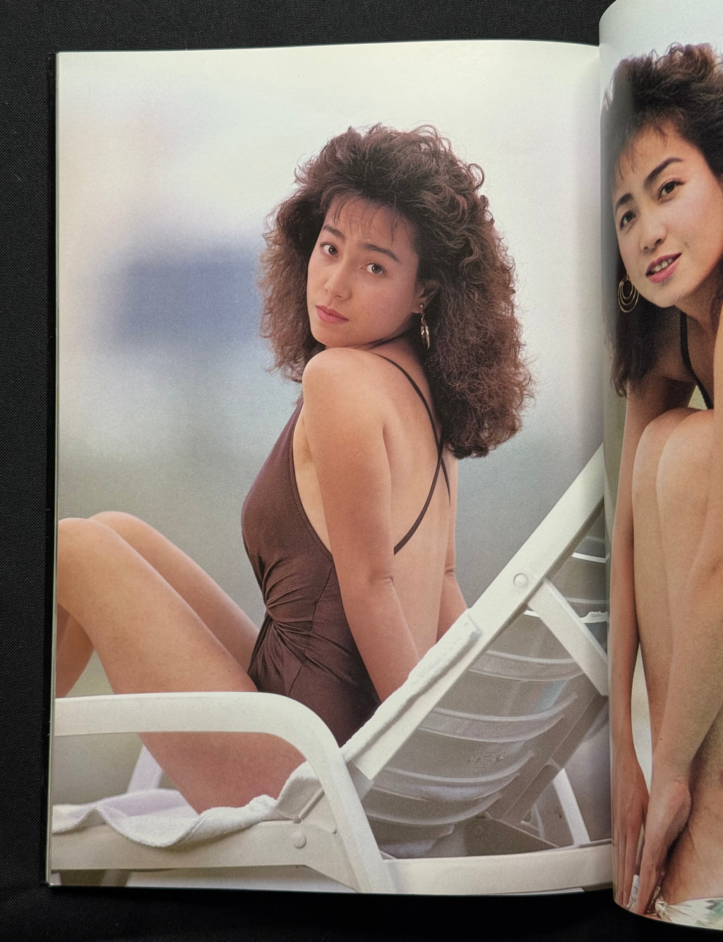 Yoshie Kashiwabara “Mellow Body” Japanese Idol Gravure Photobook (1990)