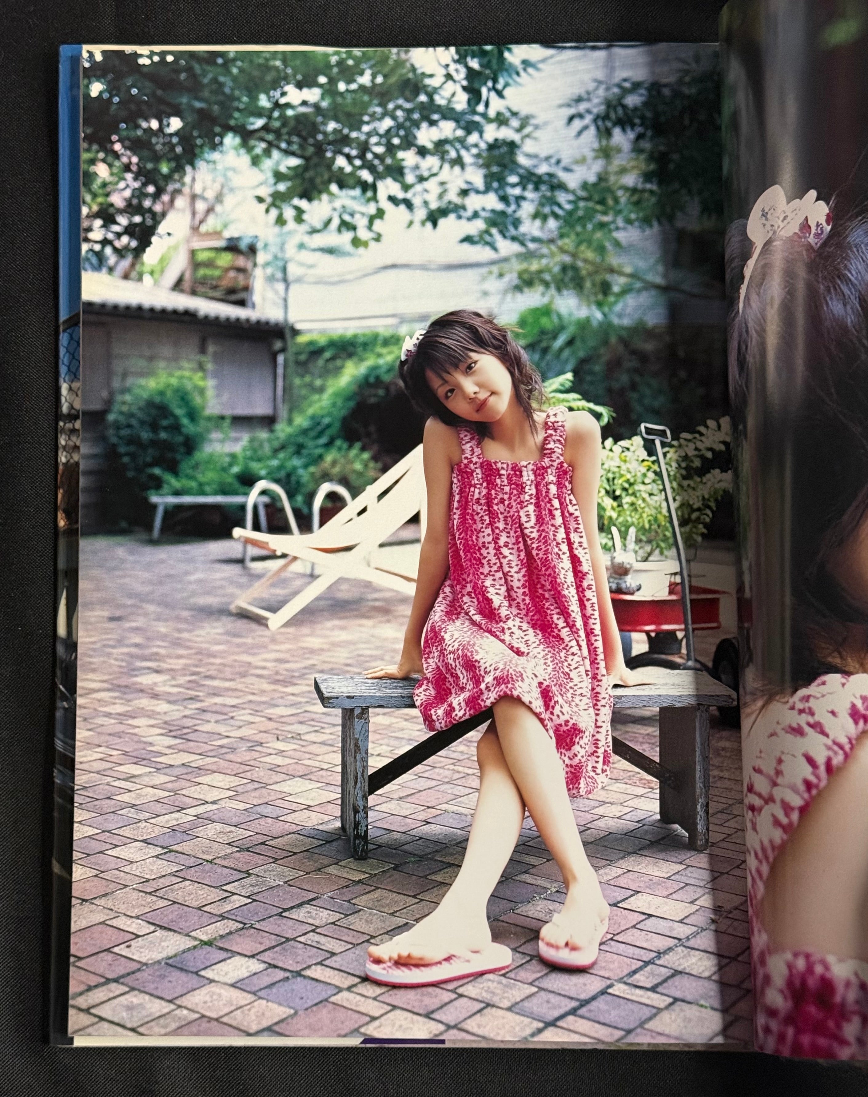 Reina Tanaka Hardcover Photobook (2004) – Morning Musume w/ Poster - Japan Import