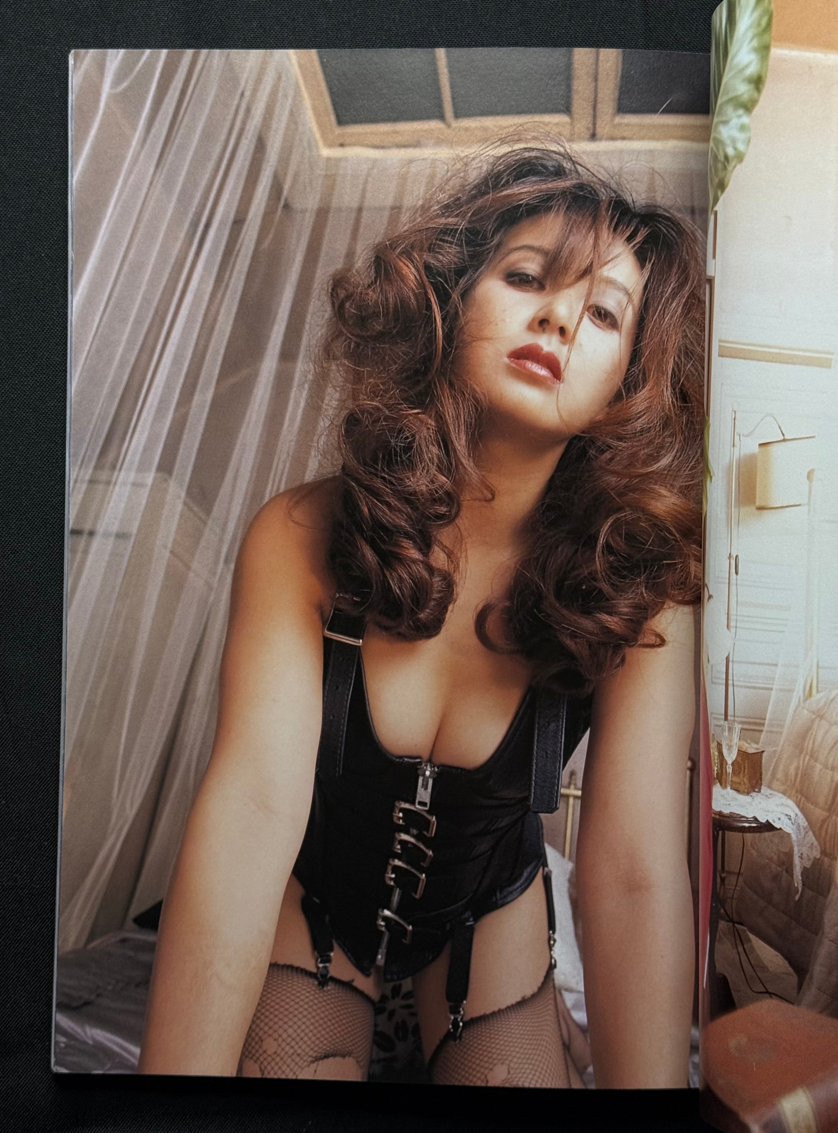 Cutie Suzuki “Cuty Mania” Photobook (1996) – JWP Joshi Wrestling Gravure