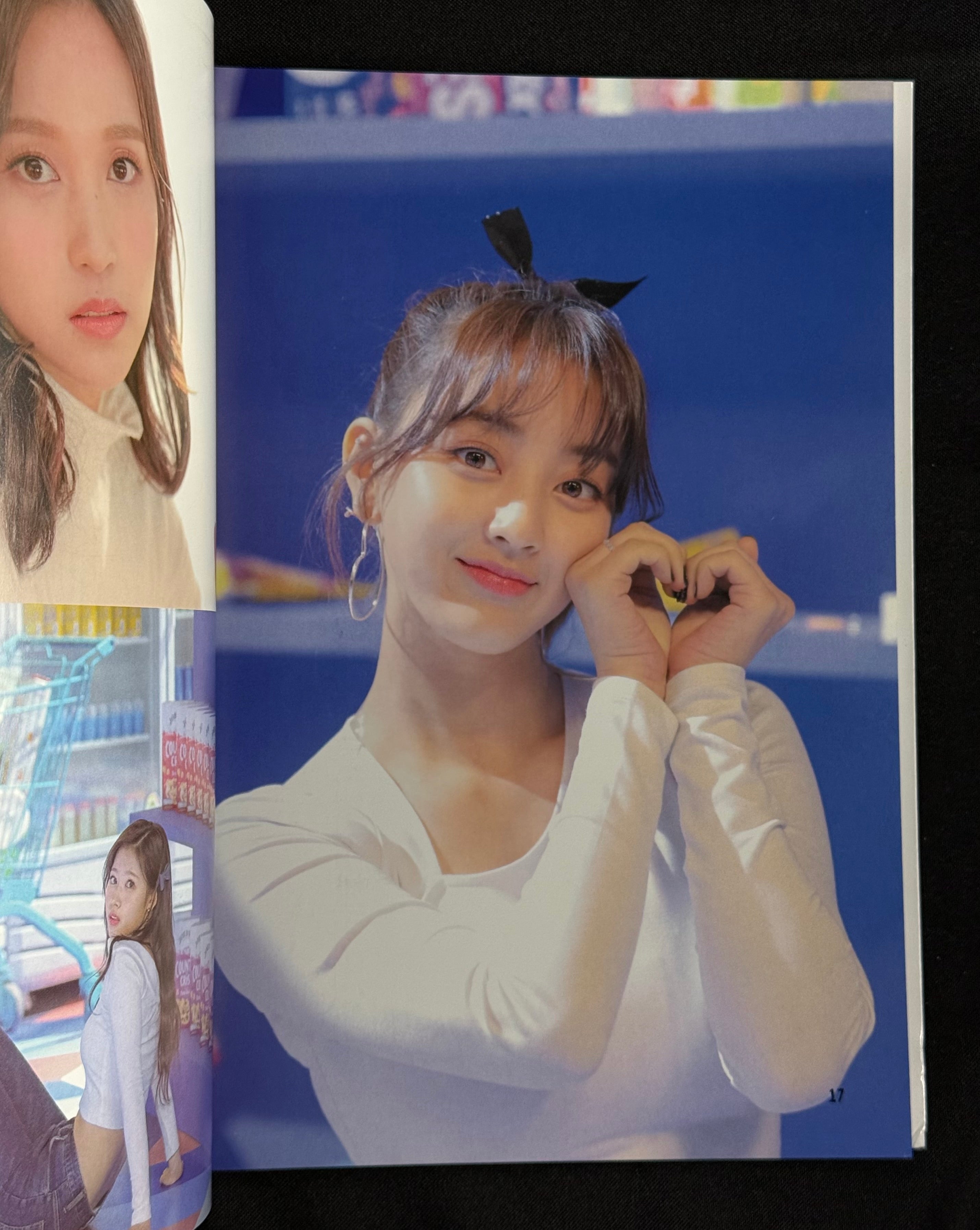 TWICE – “Heart Shaker” K-pop Photobook (2017) w/Extras