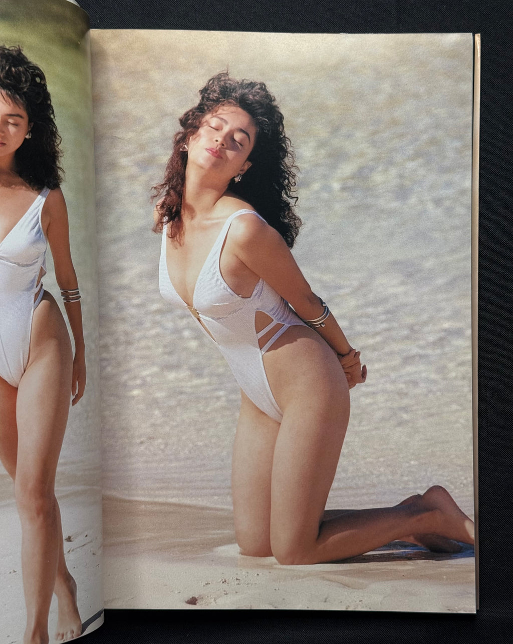 Yoshie Kashiwabara “Mellow Body” Japanese Idol Gravure Photobook (1990)
