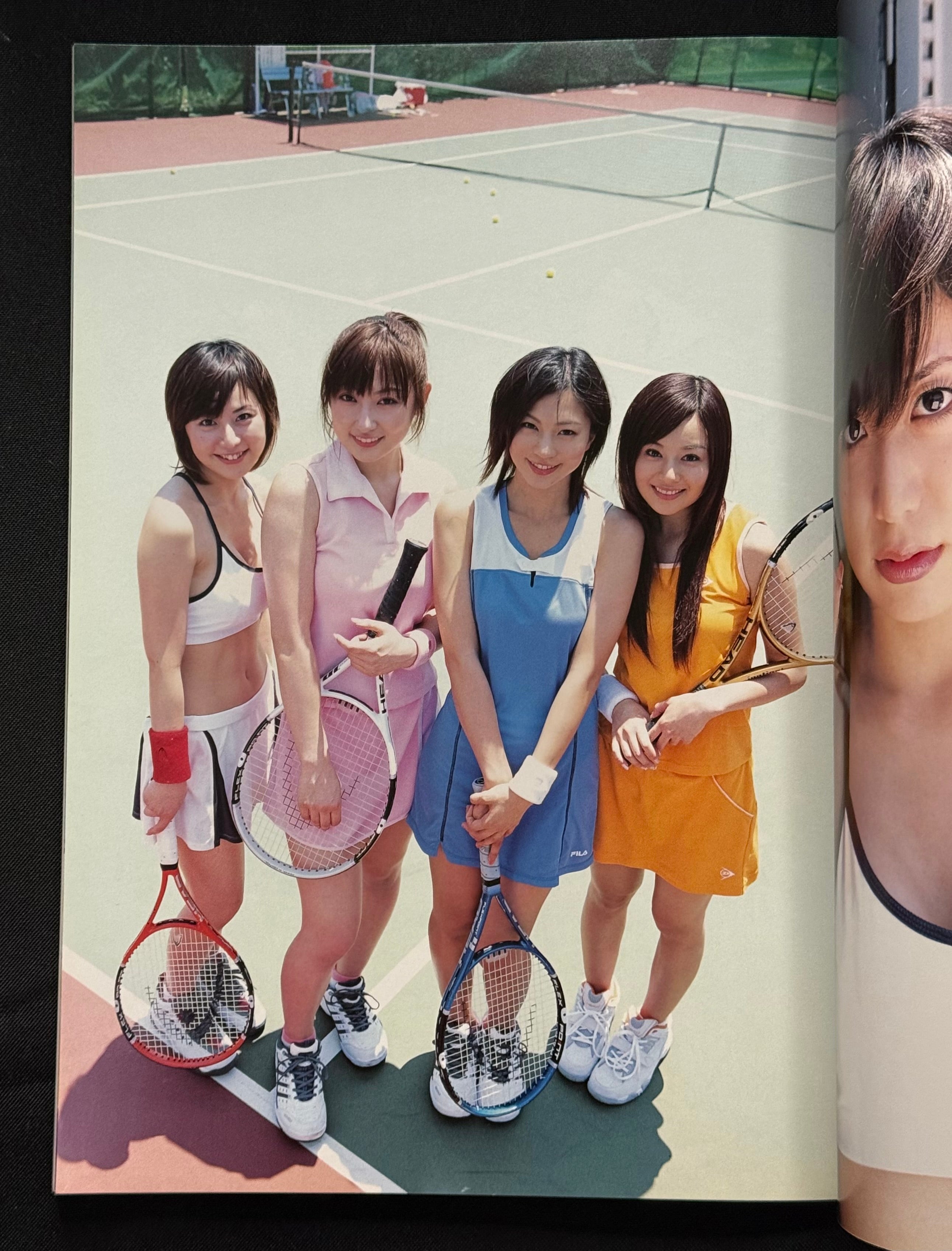 Mix 4: Pyramid Girls Gravure Photobook (2006) - Weekly Young Jump Special Edition
