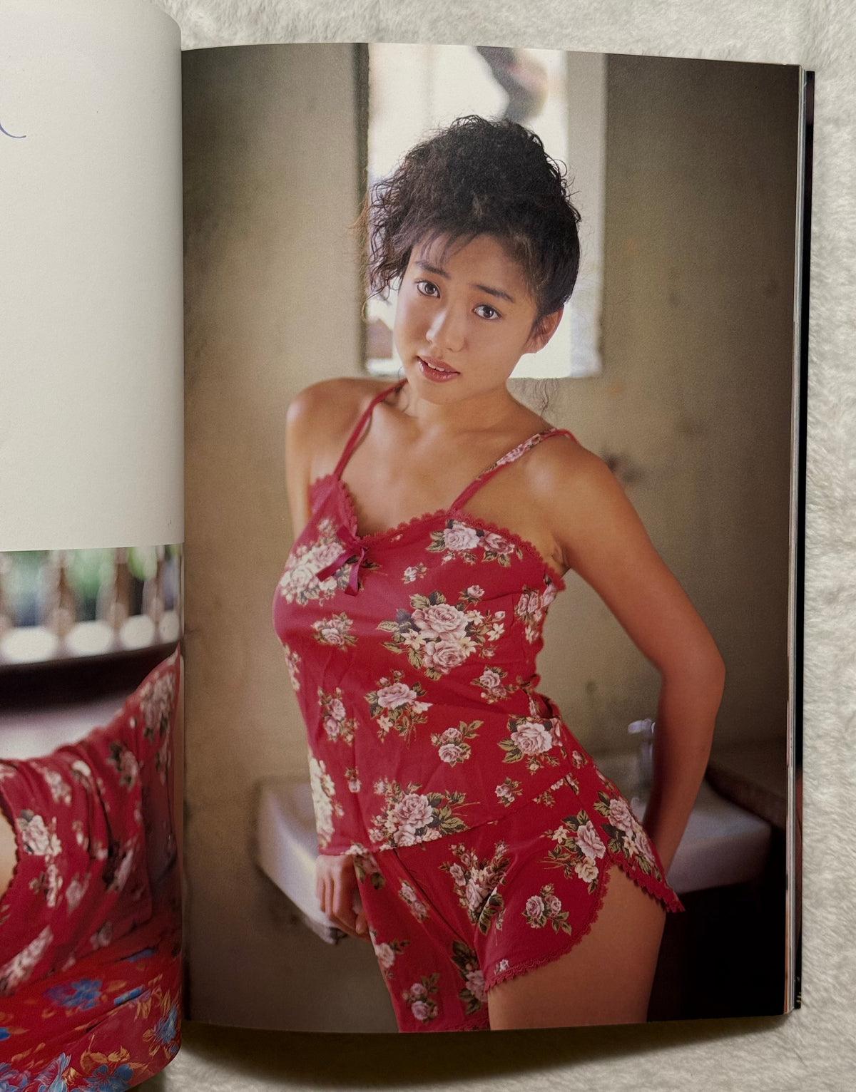 Fumie Hosokawa “F no AURA” Gravure Photobook (1992) Japan Import