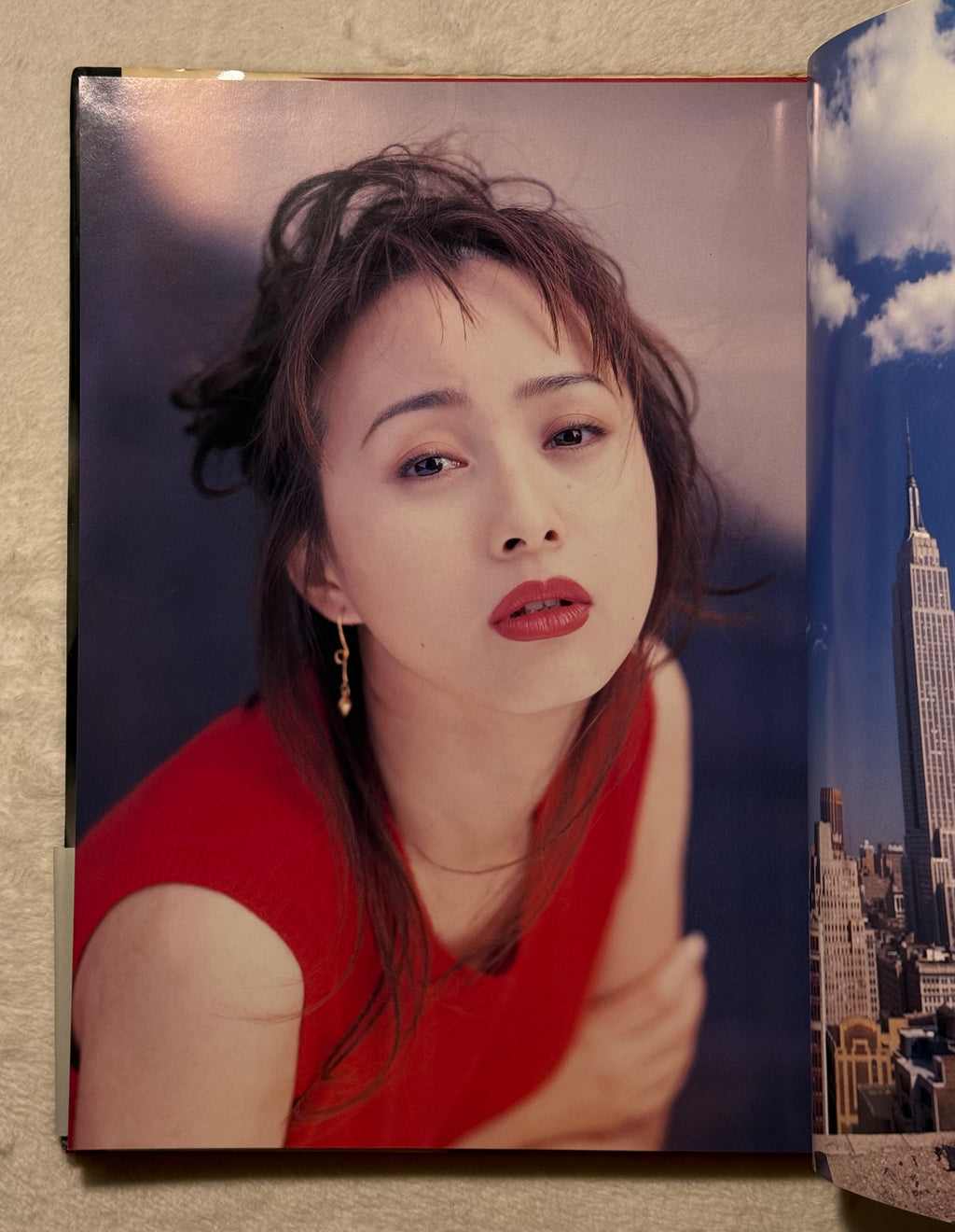 Minayo Watanabe “Pose” Japanese Gravure Photobook (1995) w/obi - Onyanko Club