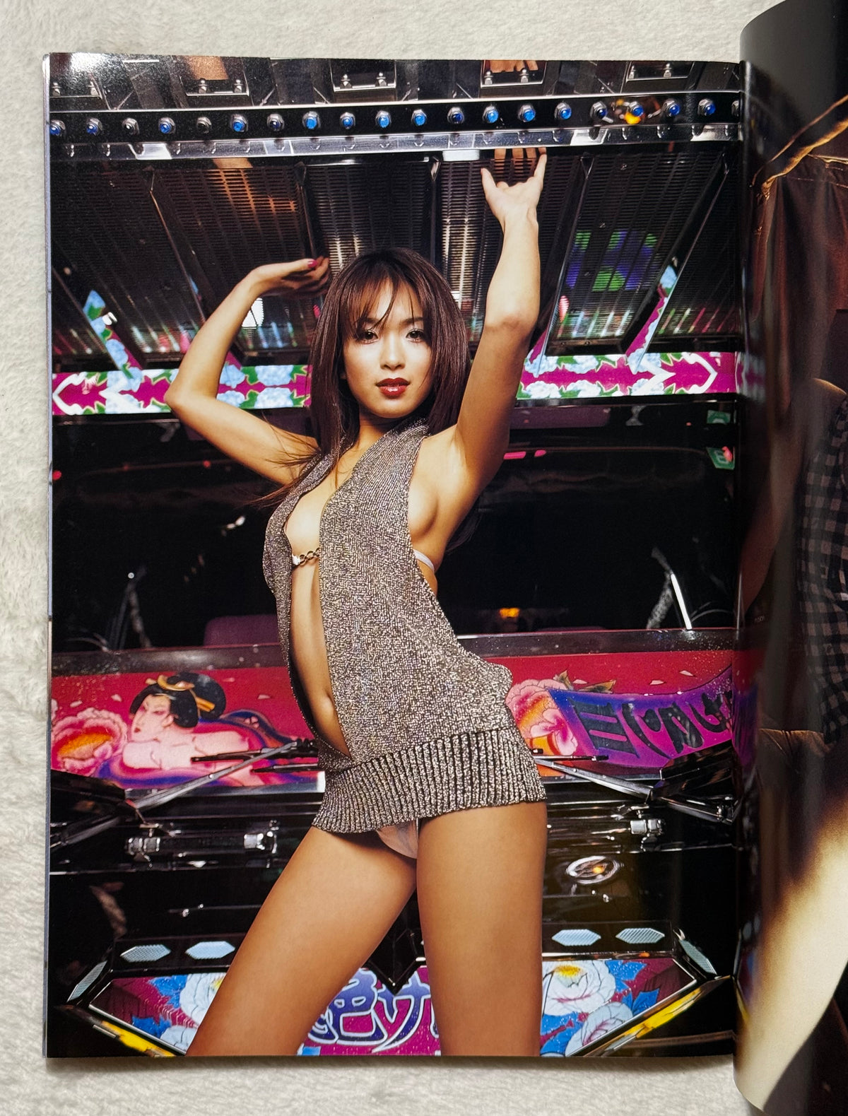 Miwa Oshiro “Momoiro Salon” Japanese Gravure Photobook (2004)