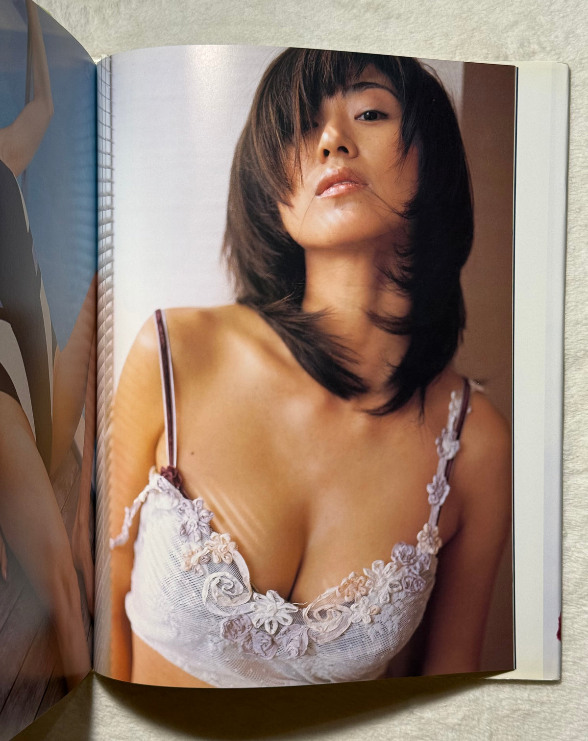 Mamiko Mise “Tokyo Session” Japanese Gravure Photobook (1998)