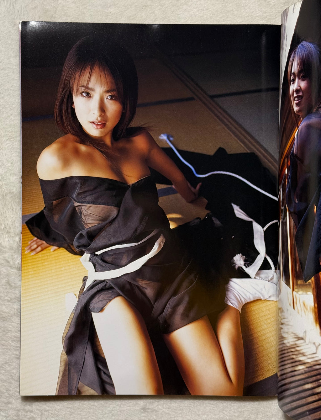 Miwa Oshiro “Momoiro Salon” Japanese Gravure Photobook (2004)